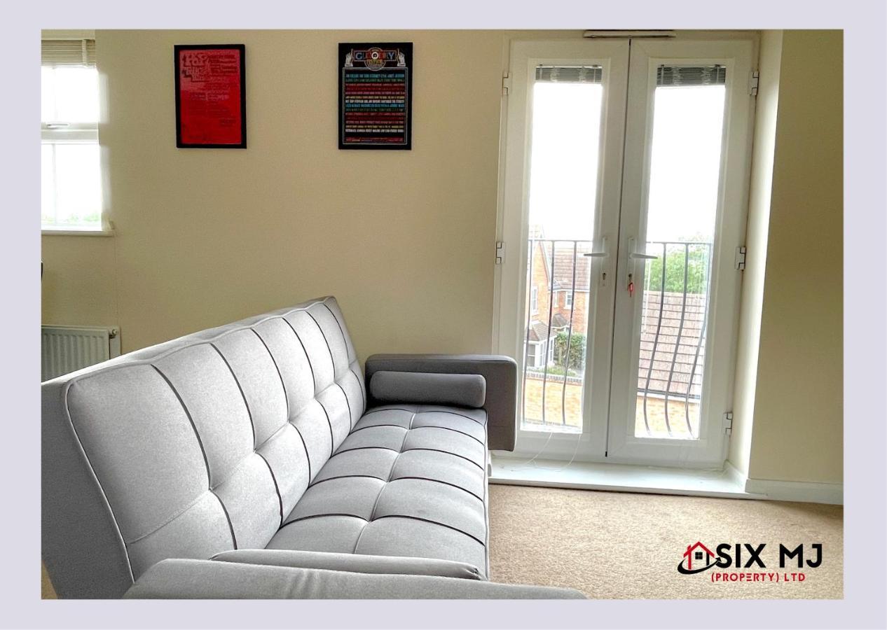Chichele House, Sleeps 8, Nr Rushden Lakes, Allocated Parking, Corporate Welcome Higham Ferrers المظهر الخارجي الصورة