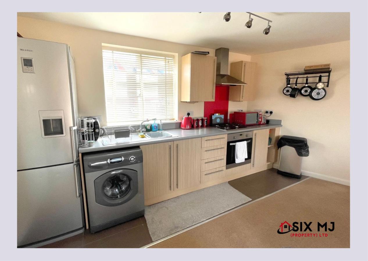 Chichele House, Sleeps 8, Nr Rushden Lakes, Allocated Parking, Corporate Welcome Higham Ferrers المظهر الخارجي الصورة